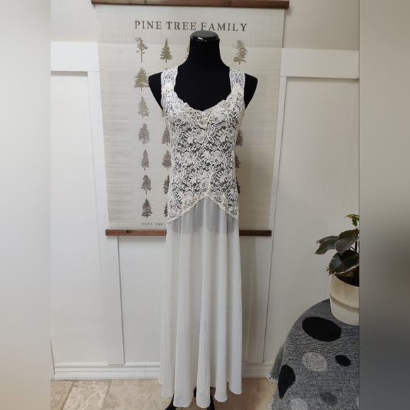 Victoria's Secret Cream Lace & Chiffon Maxi Nightgown L - Bridal Satin Bow - Picture 2 of 10